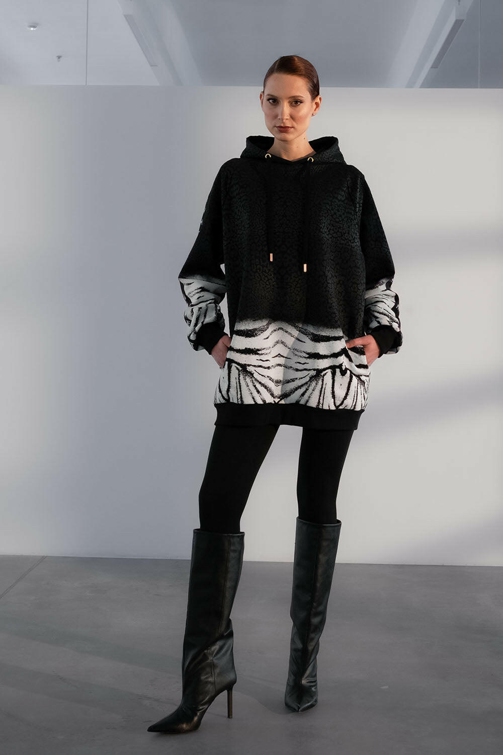White Tiger Organic Oversize hoodie - Benedetti Life - Hoodie.