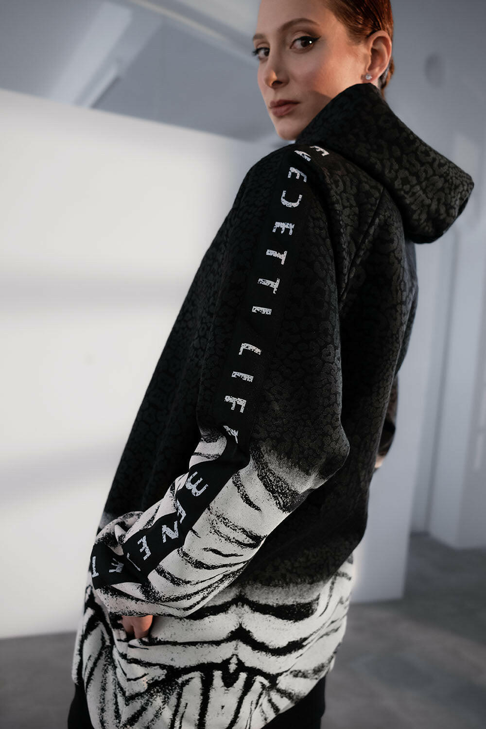 White Tiger Organic Oversize hoodie - Benedetti Life - Hoodie.