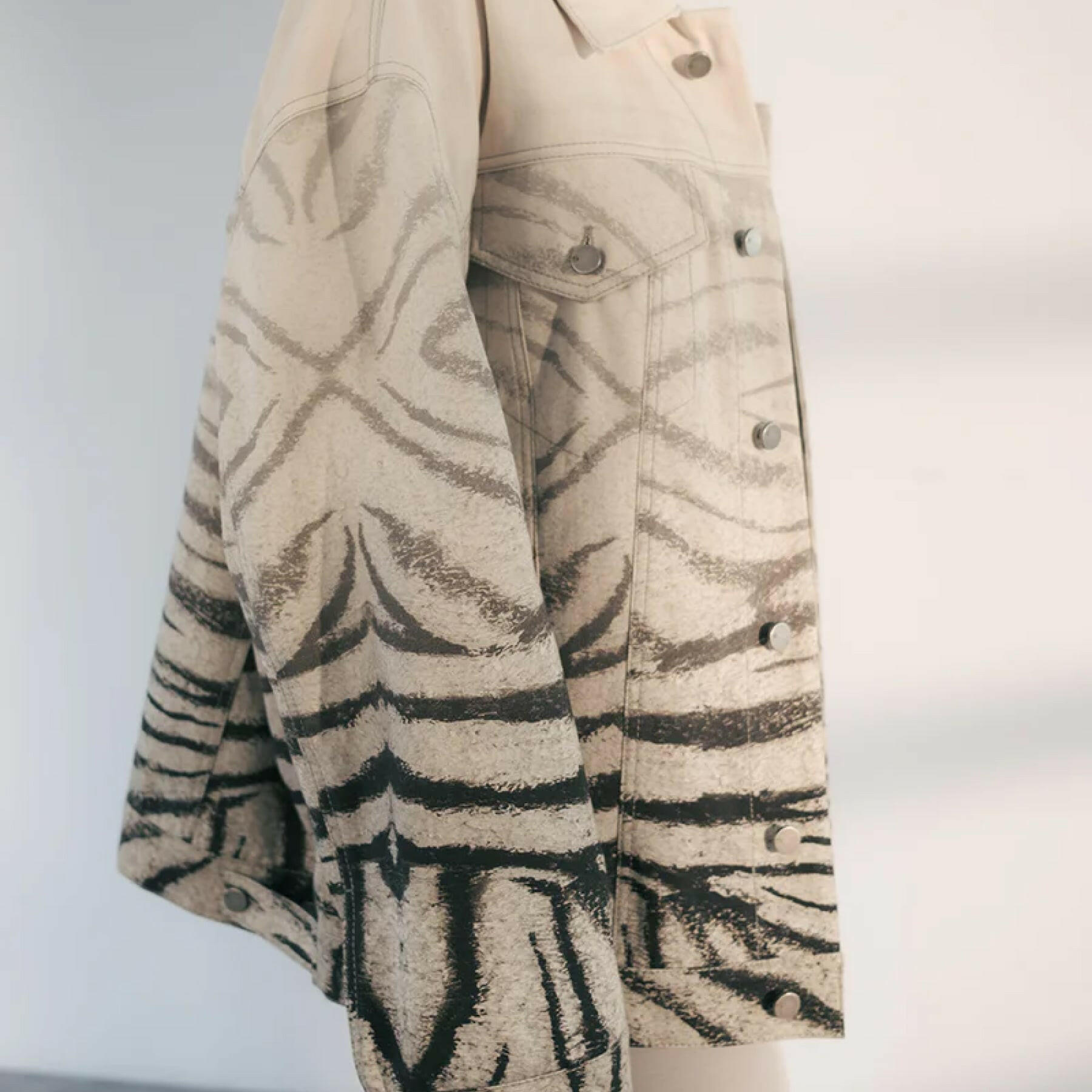 WHITE TIGER JEANS ORGANIC JACKET - Benedetti Life - .